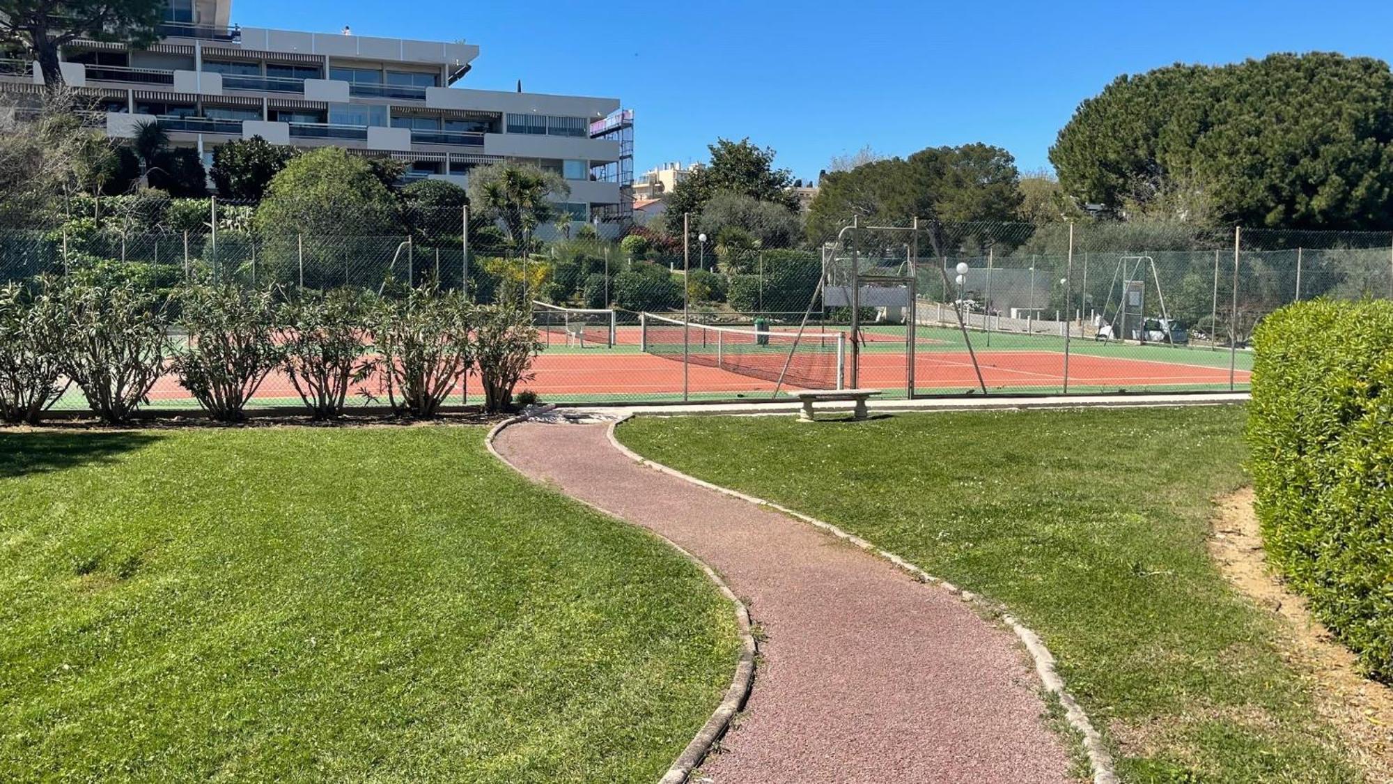 Joli Studio Vue Mer, Piscine, Tennis, Parking Antibes Exteriör bild